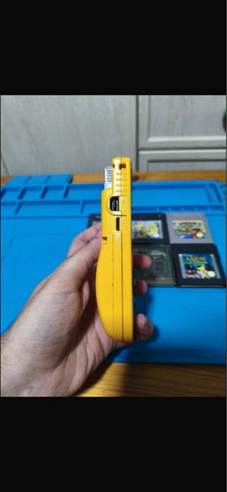 Pack Game Boy Color Amarilla + 8 Juegos