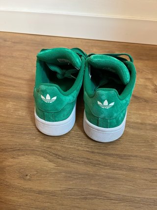 Zapatillas Adidas Campus Verdes Blancas número 39.