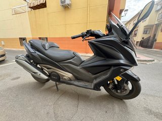 Kymco AK 550 Maxi Scooter Negra