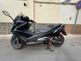 Kymco AK 550 Maxi Scooter Negra