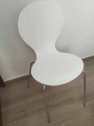 2 Sillas Blancas Diseño Moderno