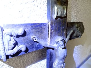 Cruz 50x30 de madera y metal para RESTAURAR