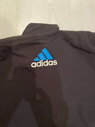 Conjunto deportivo Adidas negro y azul