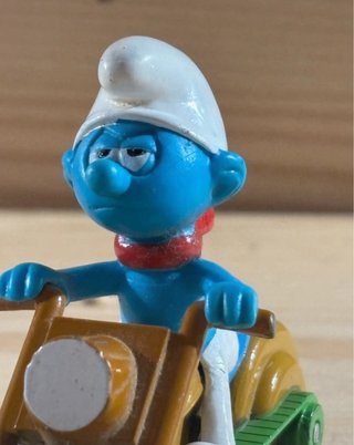 Figura Pitufo en Moto de Juguete - Mondo Motors