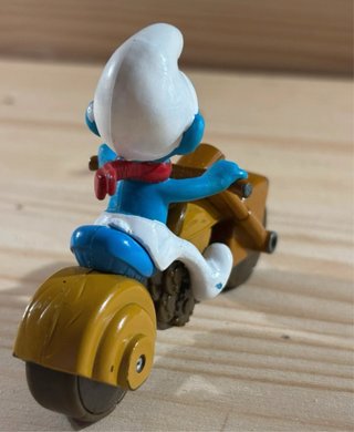 Figura Pitufo en Moto de Juguete - Mondo Motors