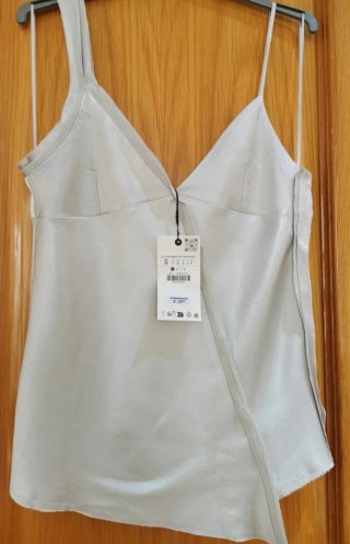 Tops plateado Zara Talla S