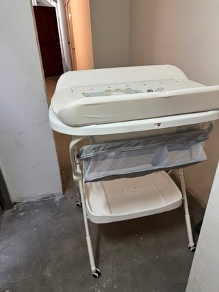 Bañera cambiador bebé dinosaurio.