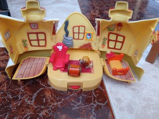 Lotto di Casette e Bambole Vintage