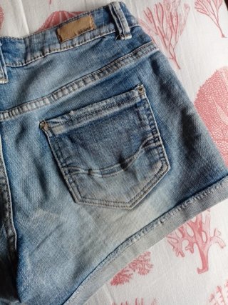 Shorts vaqueros desgastados