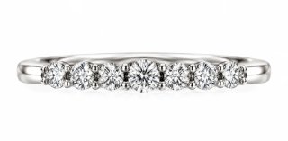 Anillo de plata con diamantes