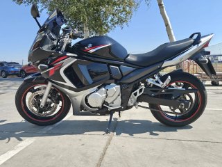 Suzuki GSX650F Moto Deportiva Negra/Plata