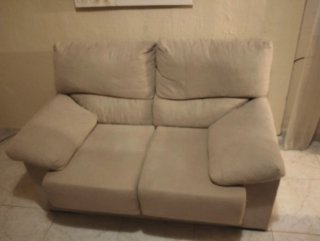 Sofá de tela beige 2 plazas