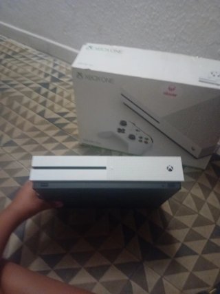 Xbox One S Blanca