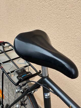Bicicleta Clásica Peugeot marrón metalizado.