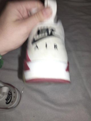 Zapatillas Jordan Blancas y Rojas