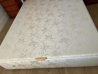 Cama Matrimonio 150x180 Madera y Tela