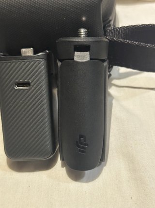 Micrófono DJI Negro y bateria osmo pocket 3