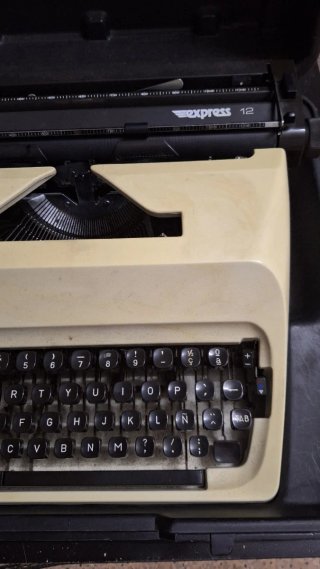 Máquina de escribir Royal antigua.