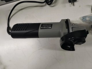 Amoladora / rebarbadora de 125mm y 1100w.