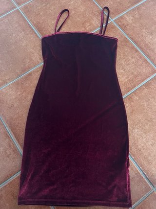Vestidos Pull&Bear Talla S (Negro y Burdeos)
