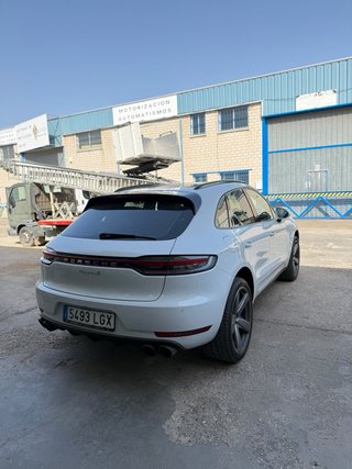 Porsche Macan 2021