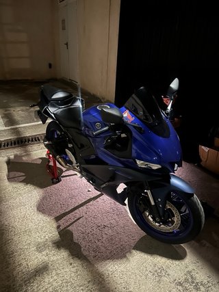 Yamaha R3 2024 Azul