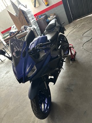 Yamaha R3 2024 Azul