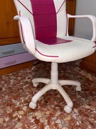 Silla de escritorio DRW blanca y rosa