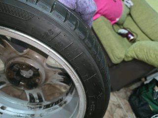 Llanta de Peugeot 225/45 R17 LEER..