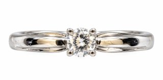Anillo de compromiso con diamante