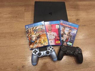 PS4 (PlayStation 4) + 2 mandos + 3 juegos