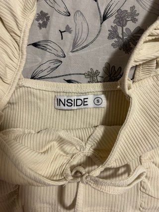 Camiseta beige volantes talla S