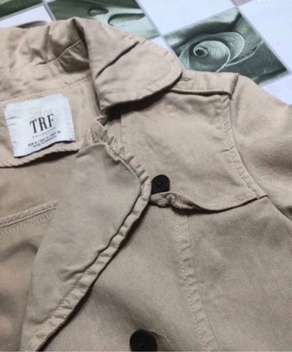 Gabardina corta Zara
