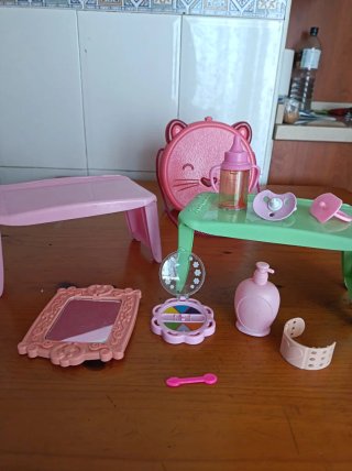 Juguetes de bebé: bolso, biberón, espejo NENUCO
