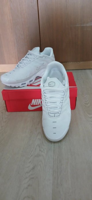 Nike Air Max Plus TN Triple White