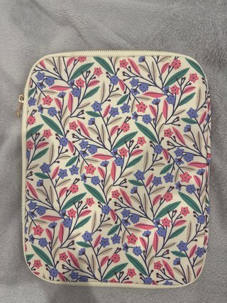 Funda para iPad con estampado floral