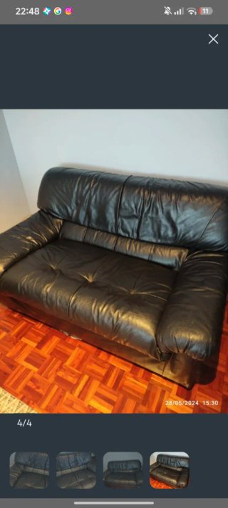 Sofá de piel negro