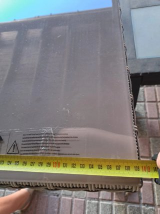 Mesa de cristal y mimbre