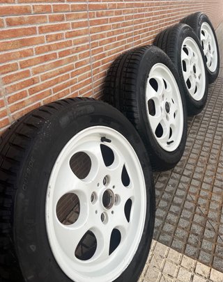 Llantas Mini Cooper y neumáticos 2004 Blancas