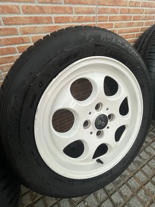 Llantas Mini Cooper y neumáticos 2004 Blancas
