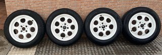 Llantas Mini Cooper y neumáticos 2004 Blancas