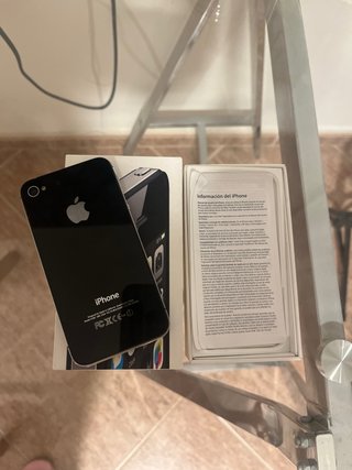 iPhone 4 Negro (No funciona). Vender por piezas.