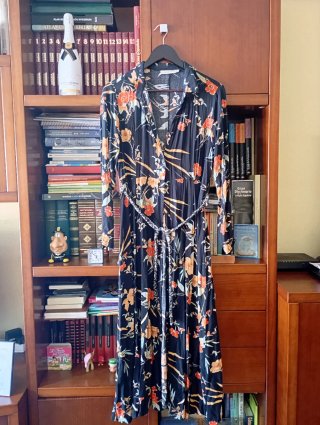 Vestido negro estampado floral
