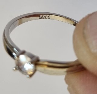 Anillo de compromiso con diamante