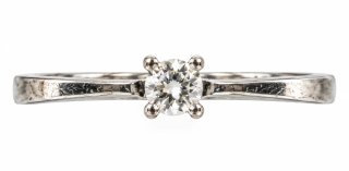 Anillo de plata con diamante