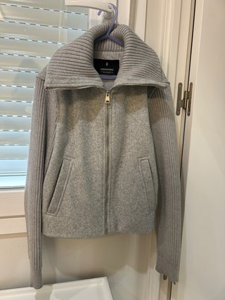 Chaqueta Stradivarius gris