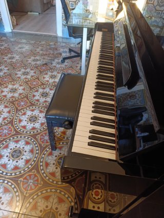 Piano Samick JS-115 Vertical Acústico