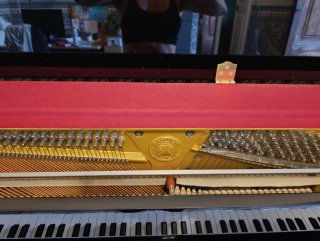 Piano Samick JS-115 Vertical Acústico