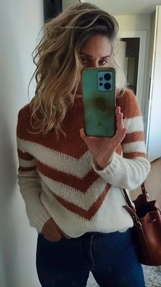 Jersey Sezane Chevron marron y Blanco