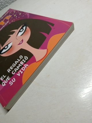 Fan, la niña invisible El regalo que cambió su ...